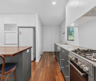 12 Argyle Place, Curtin ACT 2605 - House For Rent | Domain - Photo 2