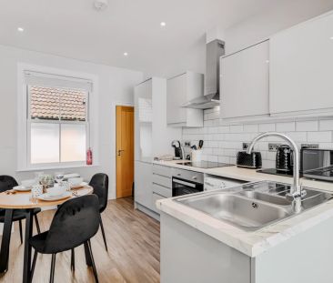 3 Bedrooms 1.5 Bathrooms - Photo 5