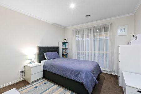 Well-Maintained Family Home in a Quiet Court Setting - Photo 4