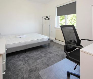 4 bedroom terraced house to rent - Photo 3