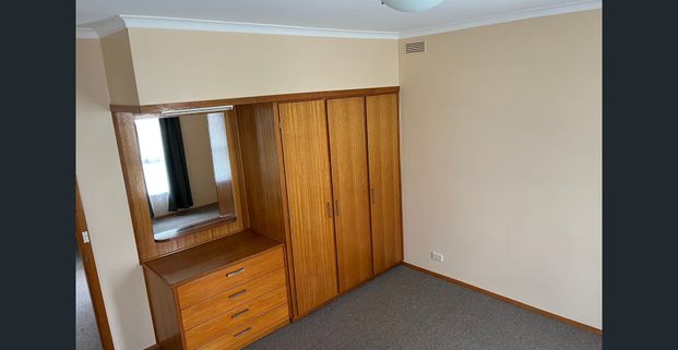 1/52 Hastings Street, Wendouree, Vic 3355 - Photo 1