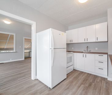 For Lease - 128 Cross Avenue, Oakville, Ontario - Photo 4