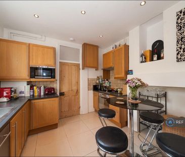 1 bedroom in a flat share to rent - Photo 1