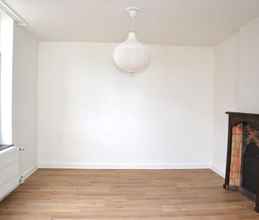 Appartement te huur - foto 2