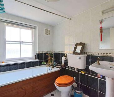 Vanbrugh Park Road West, London, SE3 - Photo 5