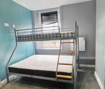 2 bedroom flat to rent - Photo 3