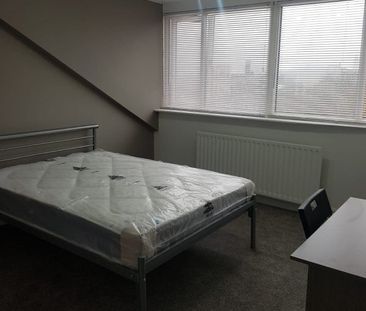Room in a Shared House, Hartley Grove, LS6 - Photo 1