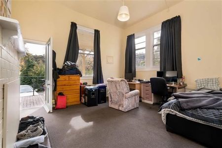 The Lakehouse - 3 Bedroom Flat - Photo 4