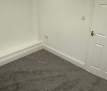 Flat 4, Harehills Lane, Harehills, Leeds, LS9 6HJ - Photo 5