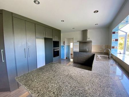 Newly Renovated 3-Bedroom Home in Henderson - Photo 3