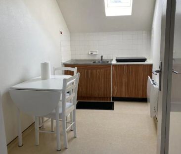 LOCATION T1 SEMI MEUBLE RODEZ SANS FRAIS D'AGENCE - Photo 2
