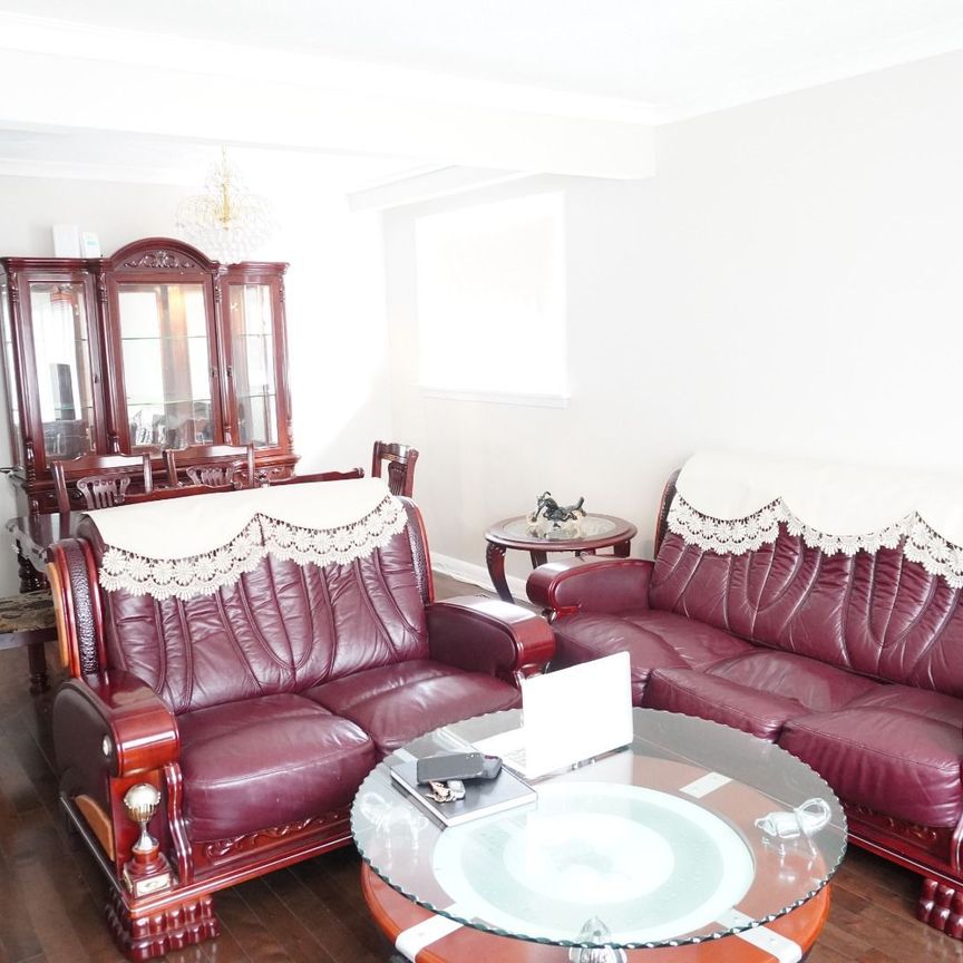 For Lease - 27 Ronway Crescent, Toronto, Ontario - Photo 1