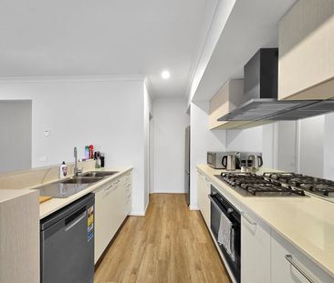 Beautiful Family Home in Ashbury! - Photo 4