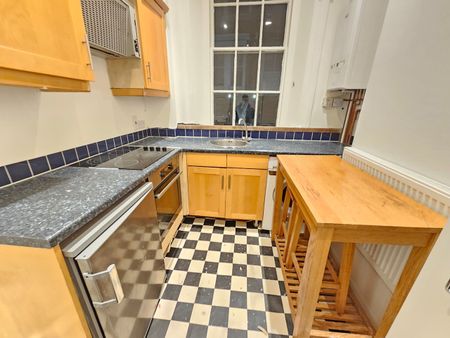 Studio Flat, Hampstead High Street, NW3 - Photo 4