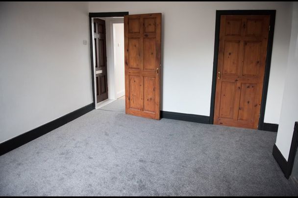 3 Bed Terraced House, Abbeydale Road, S7 - Photo 1