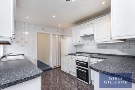3 bedroom terraced house to rent - Photo 4