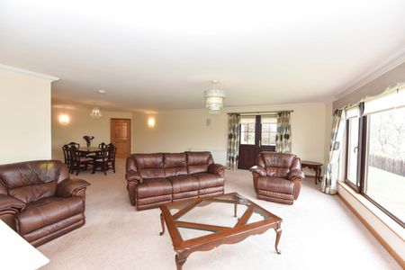 2 Muiresk Drive, AB53 4SB, Turriff - Photo 4