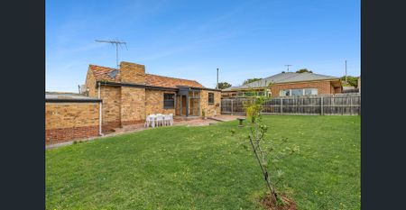 Retro Charm with Modern Touches in a Fabulous Location - Photo 2