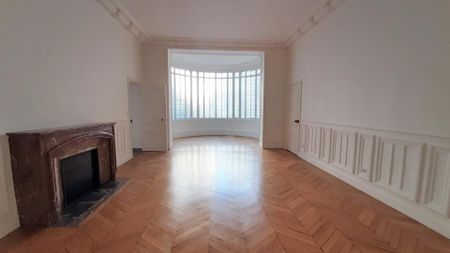 location Appartement F5 DE 237.9m² À PARIS - Photo 2