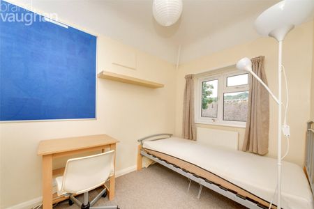 4 bedroom semi-detached house to rent - Photo 3