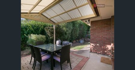 Neat & Comfortable 2-Bedroom Homette in a Quiet, Leafy Location - Photo 5