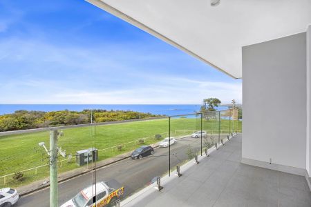 Lifestyle abode with panoramic ocean and headland views - Photo 4