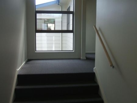 Paraparaumu - 4 Bedrooms - Photo 3