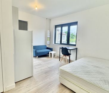 Studio + place de parking Villeurbanne (69100) Le bien en vidéo - Photo 5