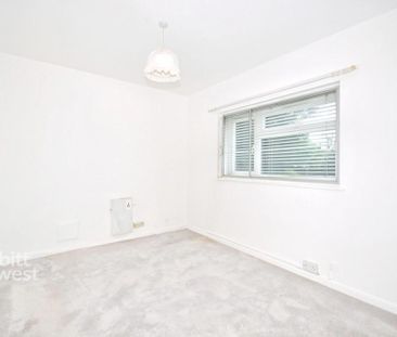 2 bedroom ground floor flat to rent - Photo 2