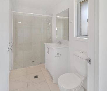 Modern Family Home in Beautiful South Maclean - Photo 6