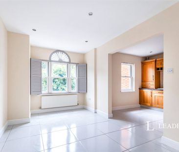3 bedroom house to rent Sandmartin Close, Buckingham, Buckinghamshi... - Photo 2