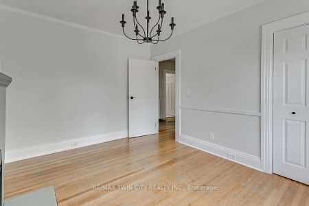 153 Drummond Street #Upper - Photo 2