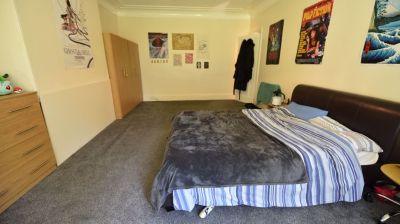 2 bedroom Flat in Otley Road, Leeds - Photo 5