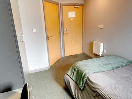 4 bedroom flat share to rent - Photo 4
