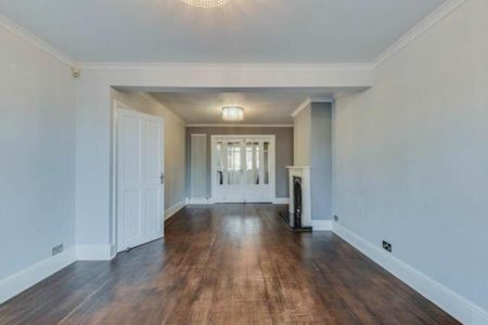3 Bedroom - Photo 2