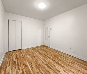 3315 Av. Maréchal #2 - Photo 5