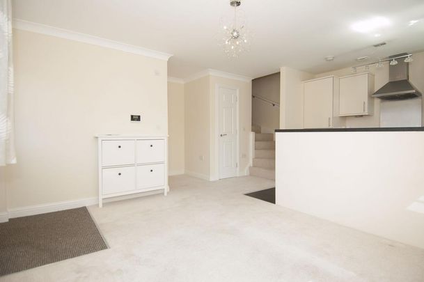 2 bedroom semi-detached house to rent - Photo 1