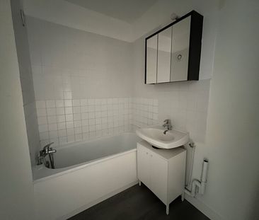 Location Appartement 2 pièces 43m² ORLEANS 45100 - Photo 3