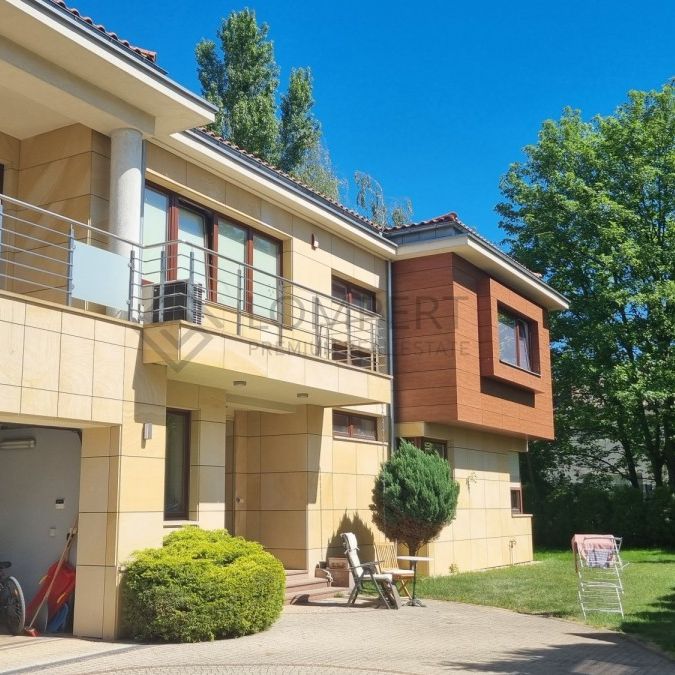 Przestronny dom na Starym Wilanowie - Zdjęcie 1