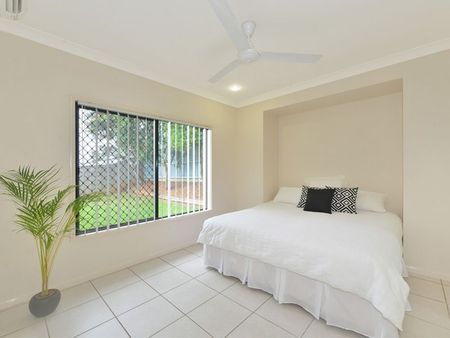 For Rent - Spacious & Modern Family Home - Photo 5