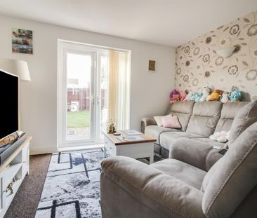 2 bedroom end of terrace house to rent - Photo 2