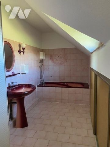 Une maison individuelle T5 avec jardin et 2 dépendances - Photo 5