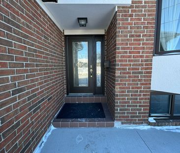 For Lease - 271 Weldrick Road, Richmond Hill, Ontario - Photo 2