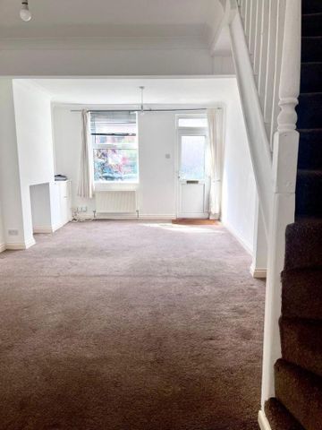 3 bedroom terraced house to rent - Photo 4