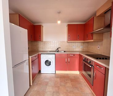 Douglas Road, Staines, Surrey, TW19 - Photo 4