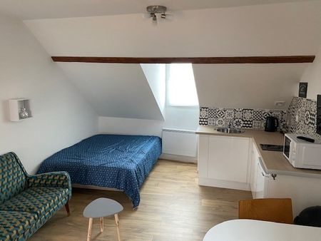 Location Appartement 1 pièce Meublé 16m² CHATELLERAULT 86100 - Photo 2