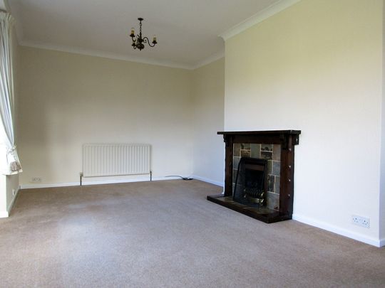 2 bedroom detached bungalow to let - Photo 1