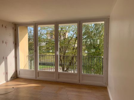 Location Appartement 4 pièces 81m² MONT ST AIGNAN 76130 - Photo 5