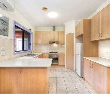 25 Bossington Street, Oakleigh South - Photo 1