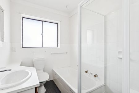 Open to View Wednesday November 12th 4.30 - 5pm - Photo 4